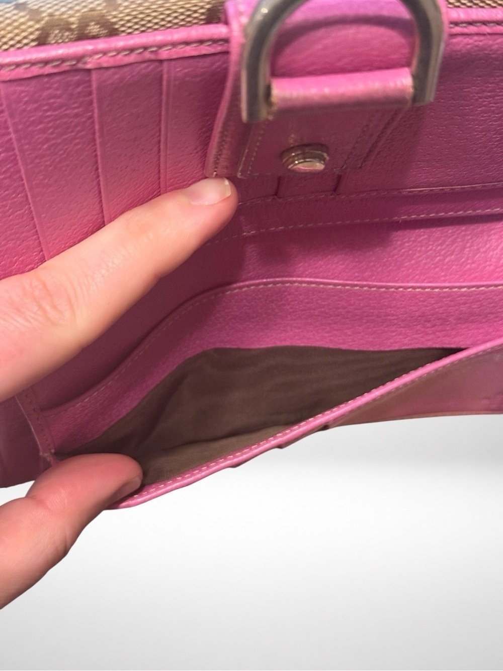 Gucci Abbey D-Ring Long Wallet Beige GG Canvas Fuchsia Leather Continental Y2K - Picture 16 of 17